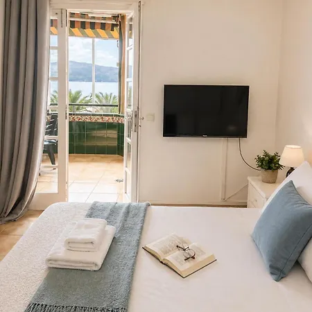 The Enchanted Bay, & Sea Apartment *