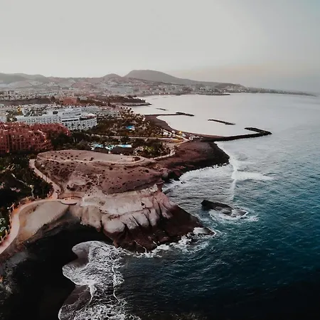 Апартаменты The Enchanted Bay, & Sea *